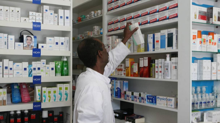 Cameroun 🇨🇲, Afrique en Miniature : Devenez Ingénieur Pharmaceutique pour Bâtir l&rsquo;Autonomie Sanitaire